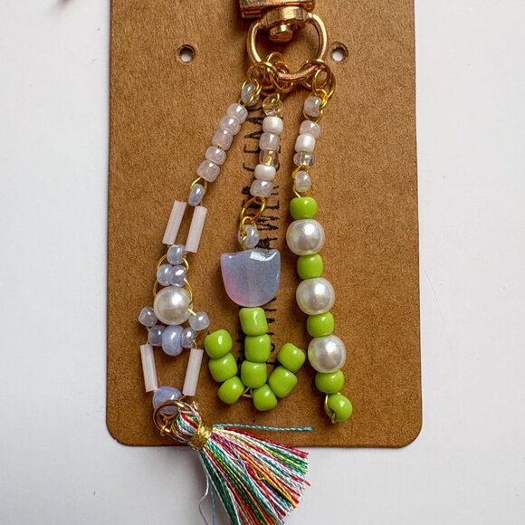 Handmade Floral Beaded Keychain - Picture 2 of 2